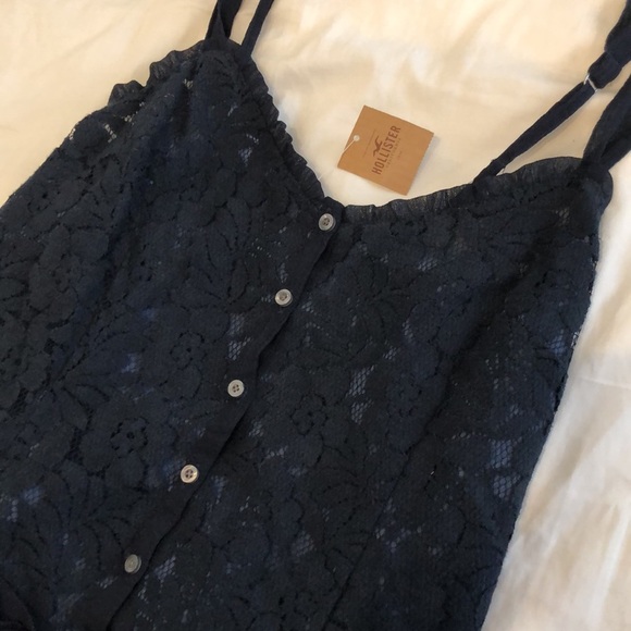 NWT Hollister navy lace peplum sleeveless blouse. Size XS. - Picture 2 of 9